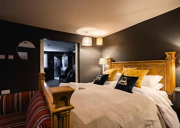 Hullidays》Old Town Luxury Cavern